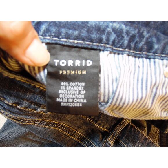 Torrid Womens 45x30.5 Relaxed Boot Cut Stretch Jeans - Picture 13 of 16